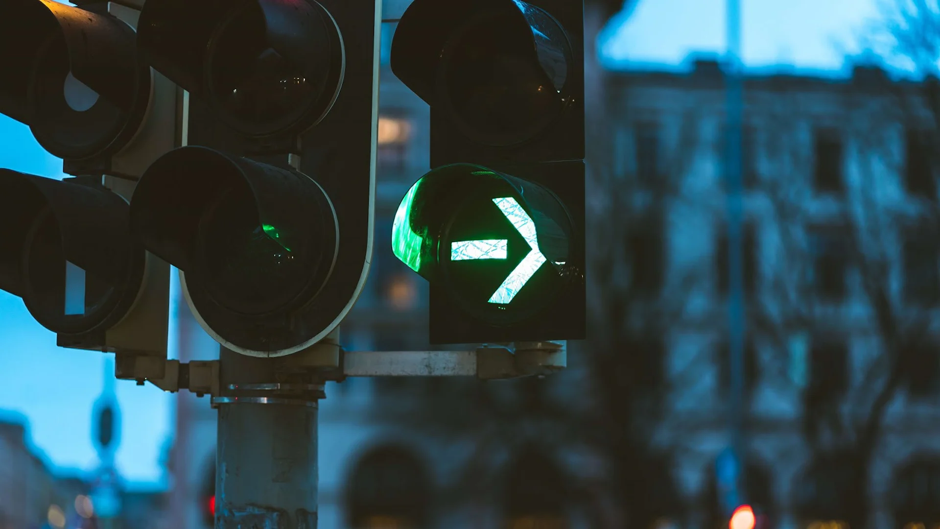 Trafikljus Och Trafiksignaler: Alla Regler, Färger och Typer