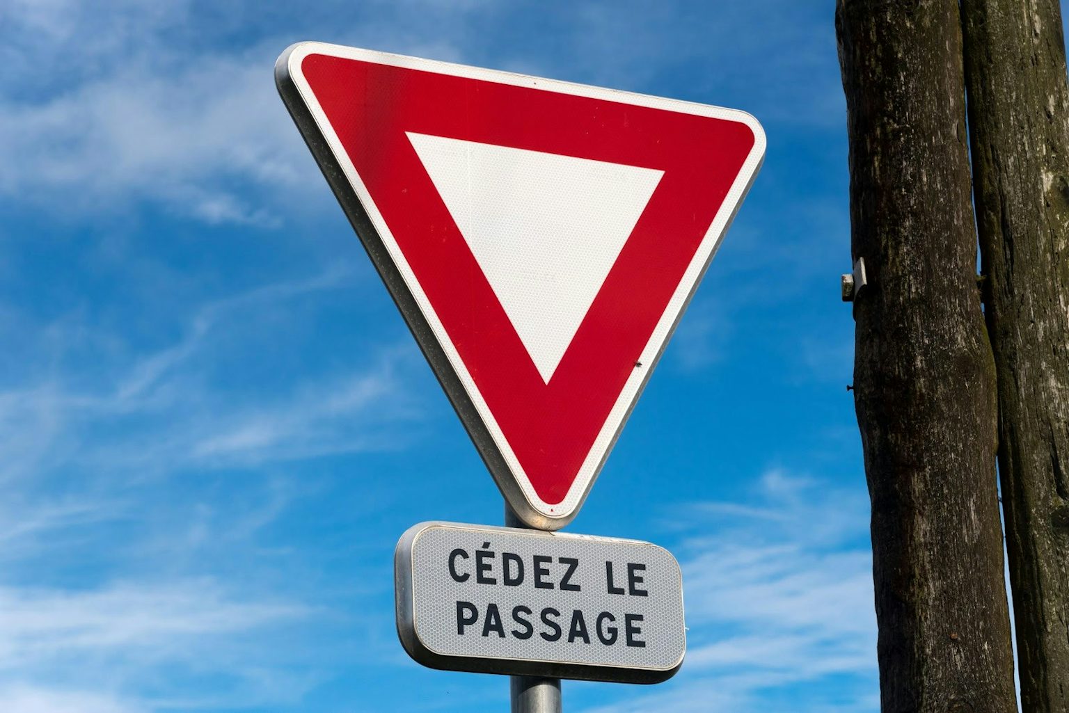 Cédez le passage Panneaux STOP et Cédez le passage