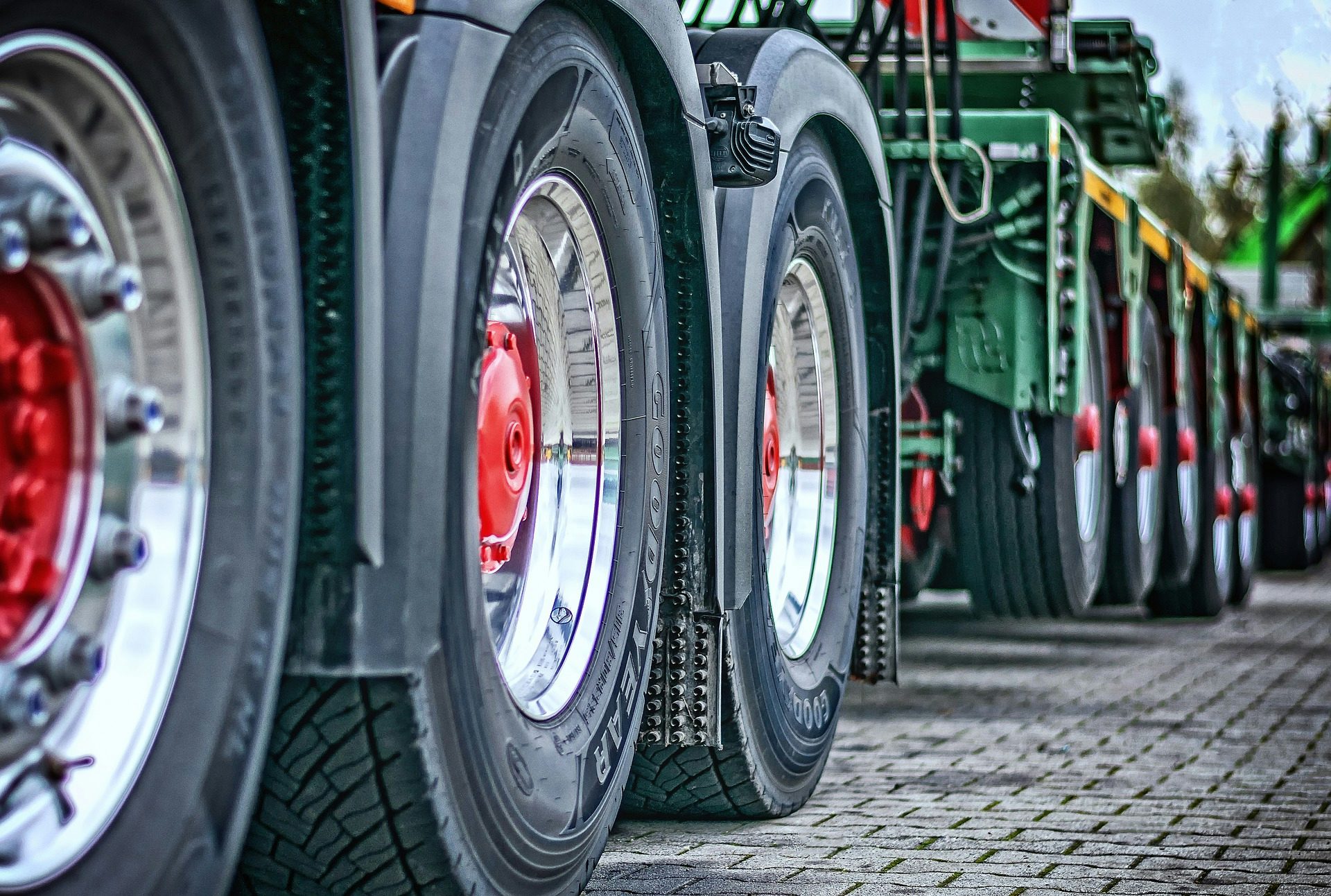 Driving around large vehicles